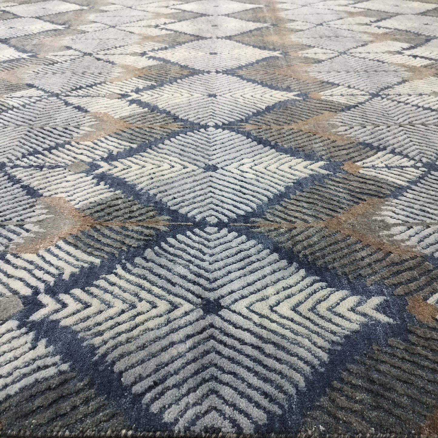 Blue and Brown, Pure Wool Carved Pile Modern Handknotted 9.0x12.0Ft 275x365Cms Area Rug