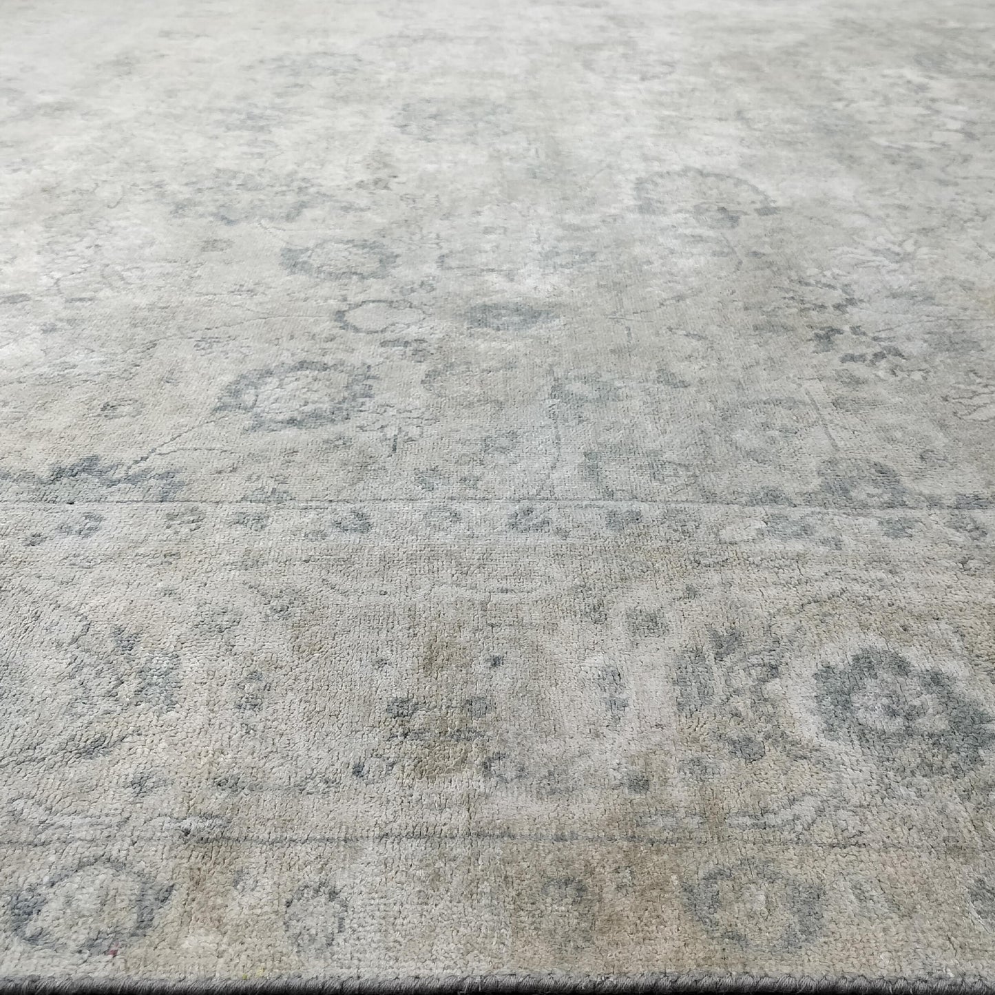 Ivory Grey, Blended Silk Transitional Persian Handknotted 8.11x12.0Ft 269x365Cms Area Rug