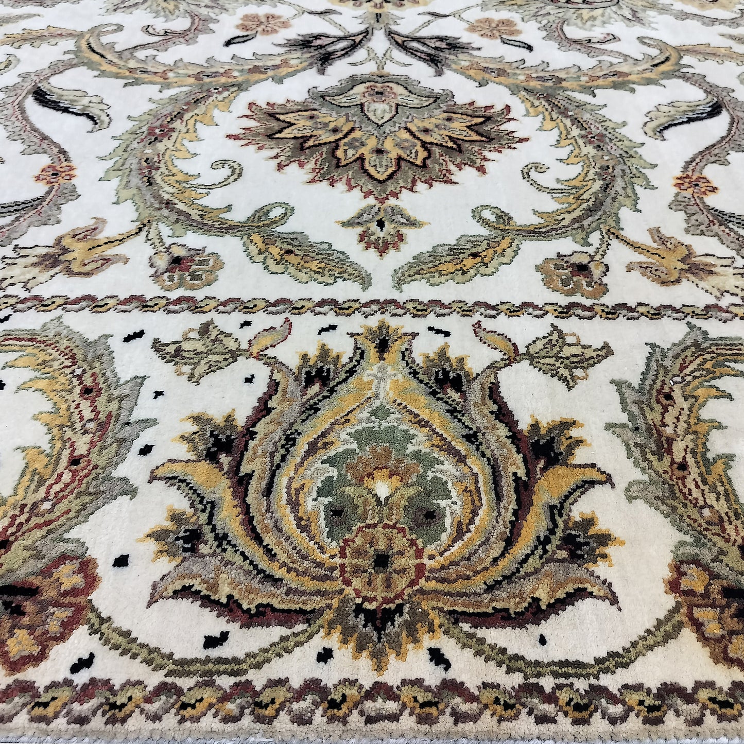 Yellow and Ivory, Pure Wool Regular Pile Traditional Handknotted 8.2x10.1Ft 249x306Cms Area Rug