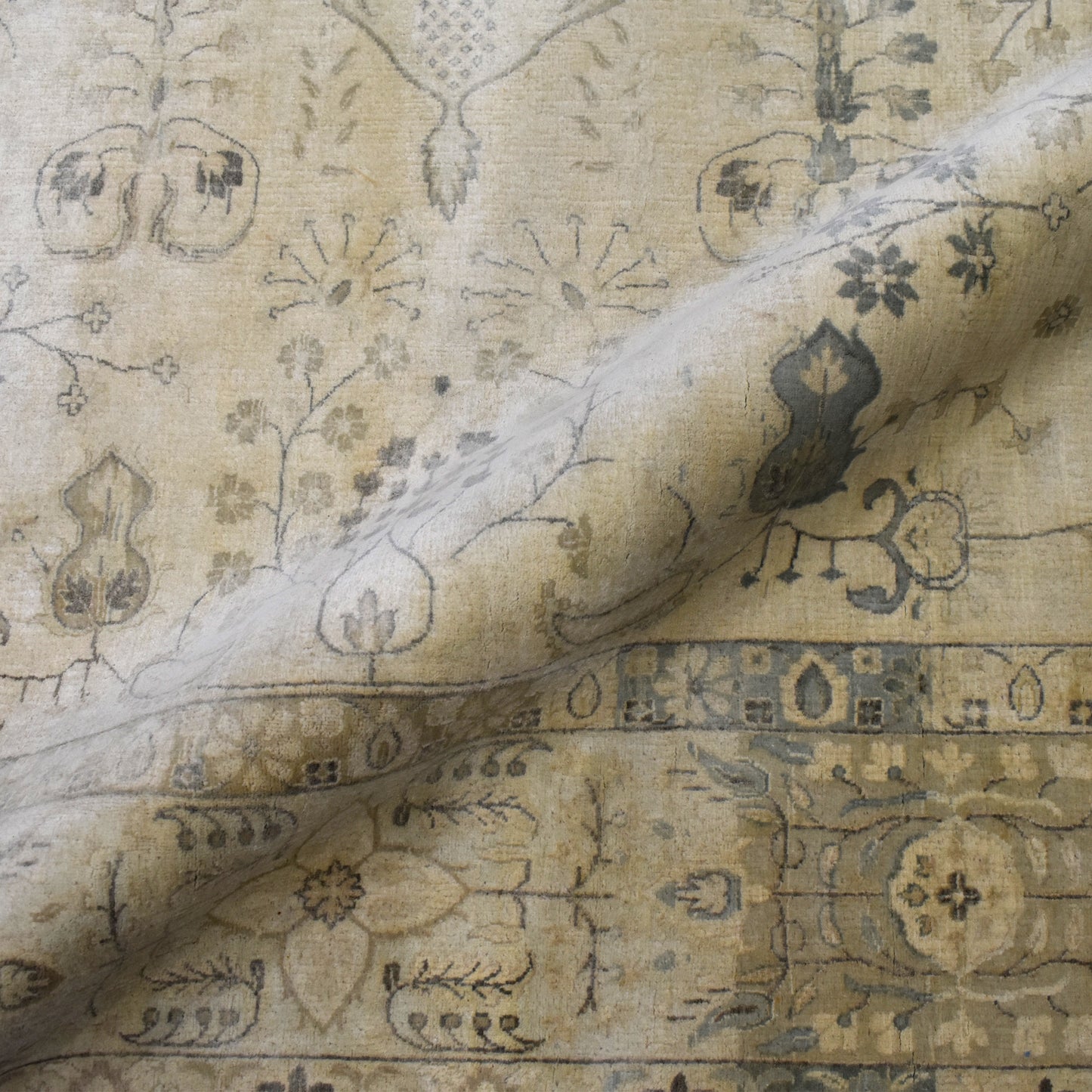 Garden Beige, Brown and Grey Heriz Luxury Traditional Pure Wool Handknotted Area Rug