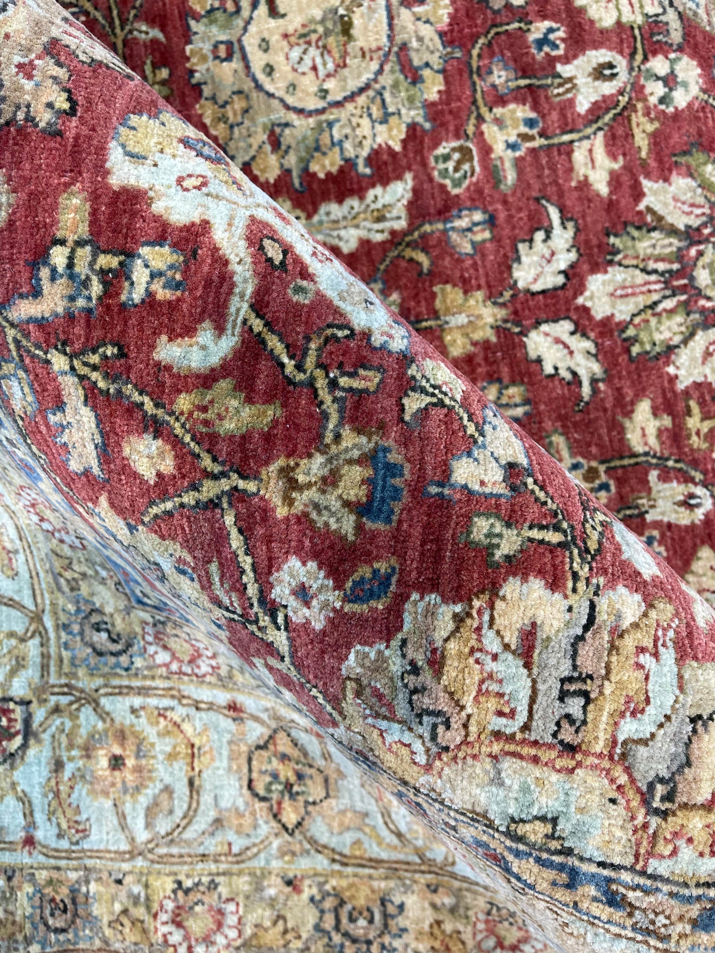 Red and L.Blue, Pure Wool Regular Traditional Handknotted 4.11x6.6Ft 150x197Cms Area Rug