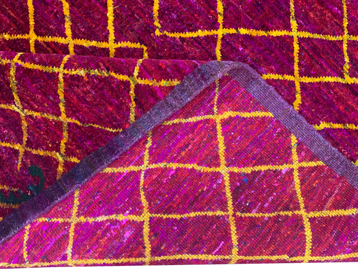 Red and Yellow, Sari Silk Regular Modern Handknotted 4.2x5.11Ft 125x181Cms Area Rug