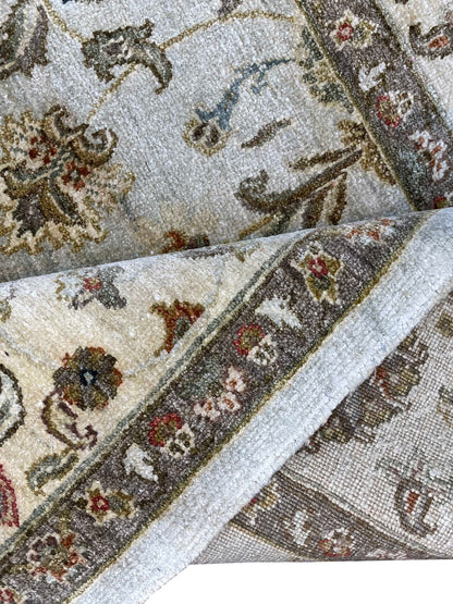 Grey and Ivory, Pure Silk Regular Agra Traditional Handknotted 5.11x8.11Ft 179x273Cms Area Rug