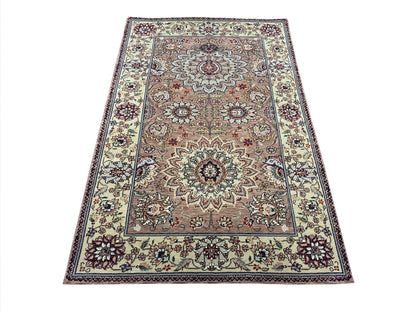 Rust and Ivory, Pure Wool Regular Traditional Handknotted 3.2x4.11Ft 96x150Cms Area Rug