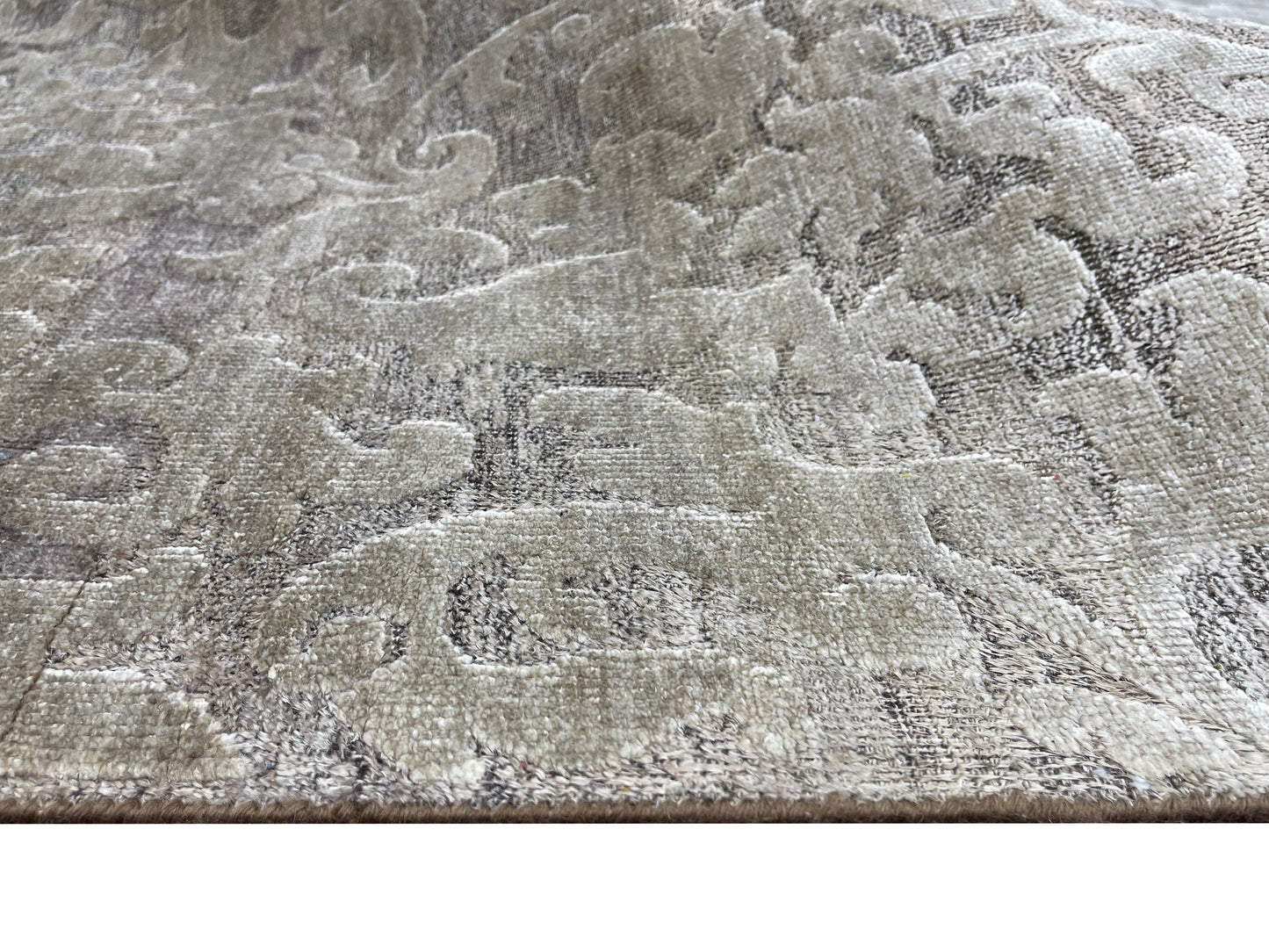 Silver and Brown,  Silk and Wool Oxidized Transitional Handknotted 6.0x9.0Ft 182x275Cms Area Rug