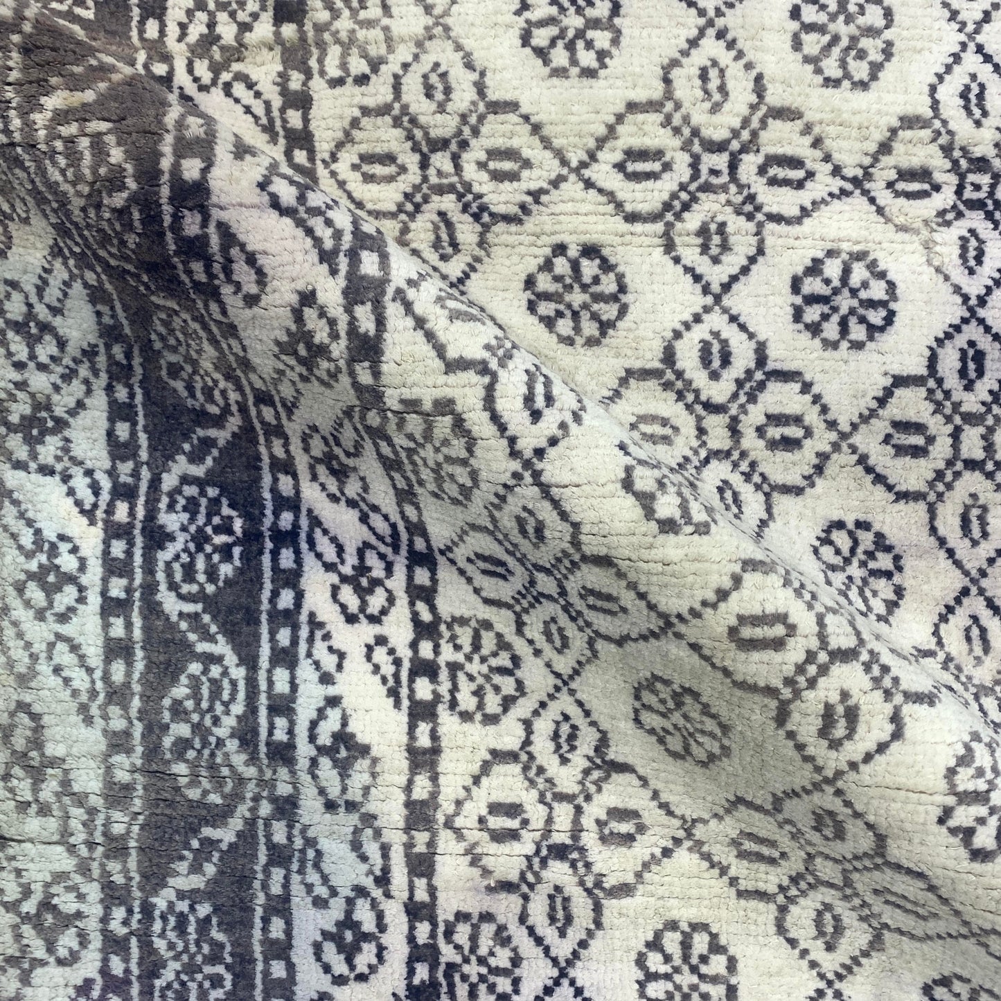 Ivory and Blue, Pure Cotton Antique Khotan Handknotted 3.11x6.10Ft 117x207Cms Area Rug