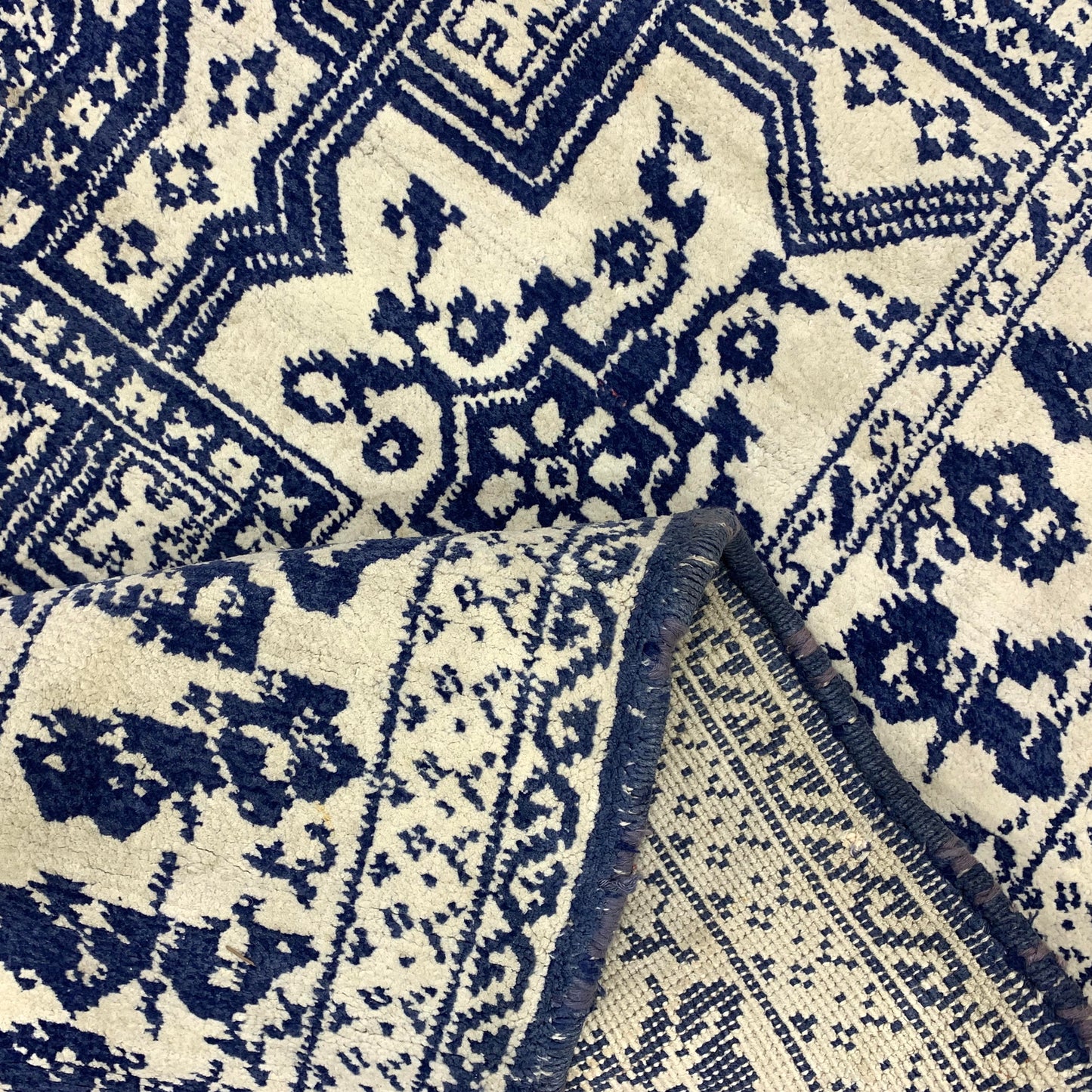 Ivory and Blue, Pure Cotton Antique Khotan Handknotted 4.5x6.10Ft 134x209Cms Area Rug