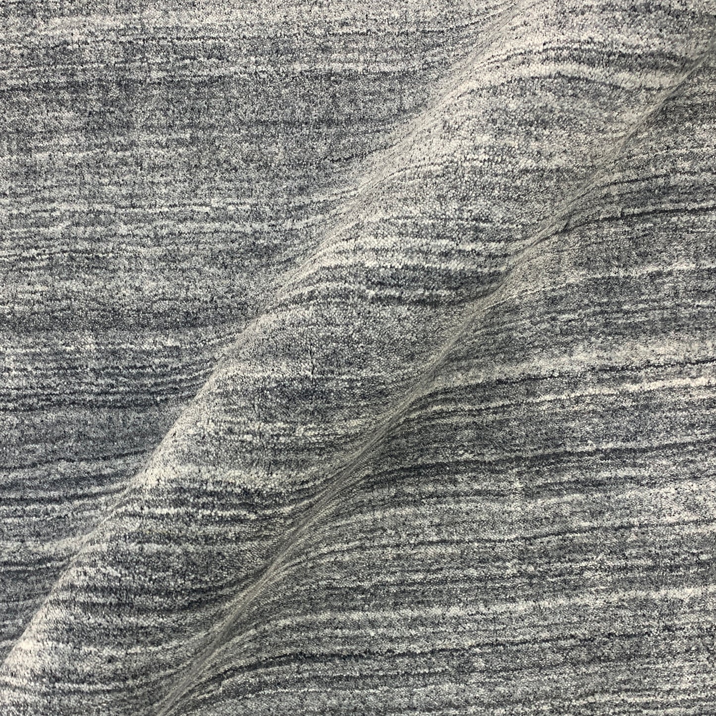 Medium Grey, High Shine, Plush Pile, Viscose and Wool Blended, Modern Solid Handloom Area Rug