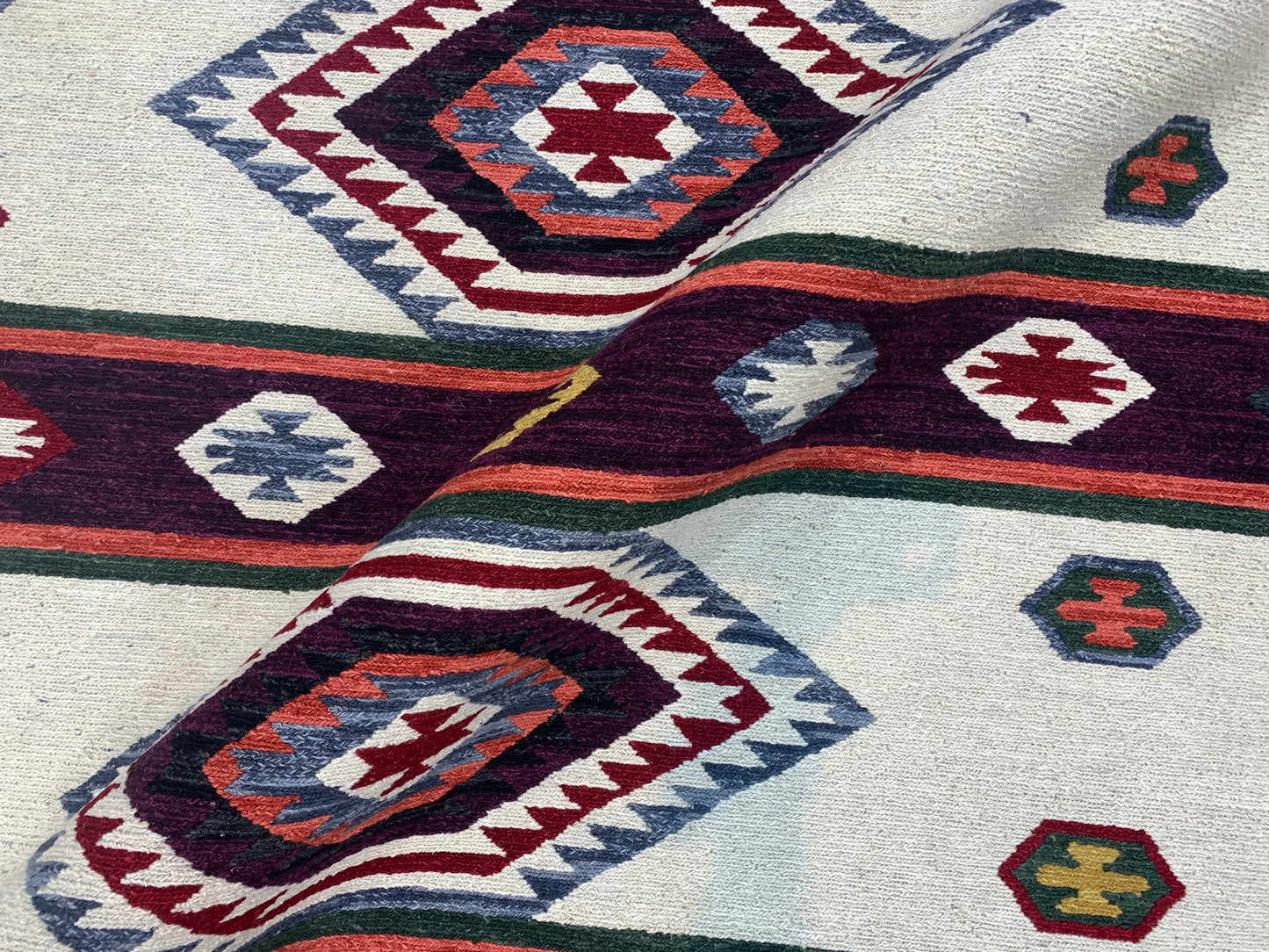 Ivory and Red, Pure Wool Lo-Pile Modern Geometrical Soumak Handknotted 6.2x8.11Ft 188x273Cms Area Rug