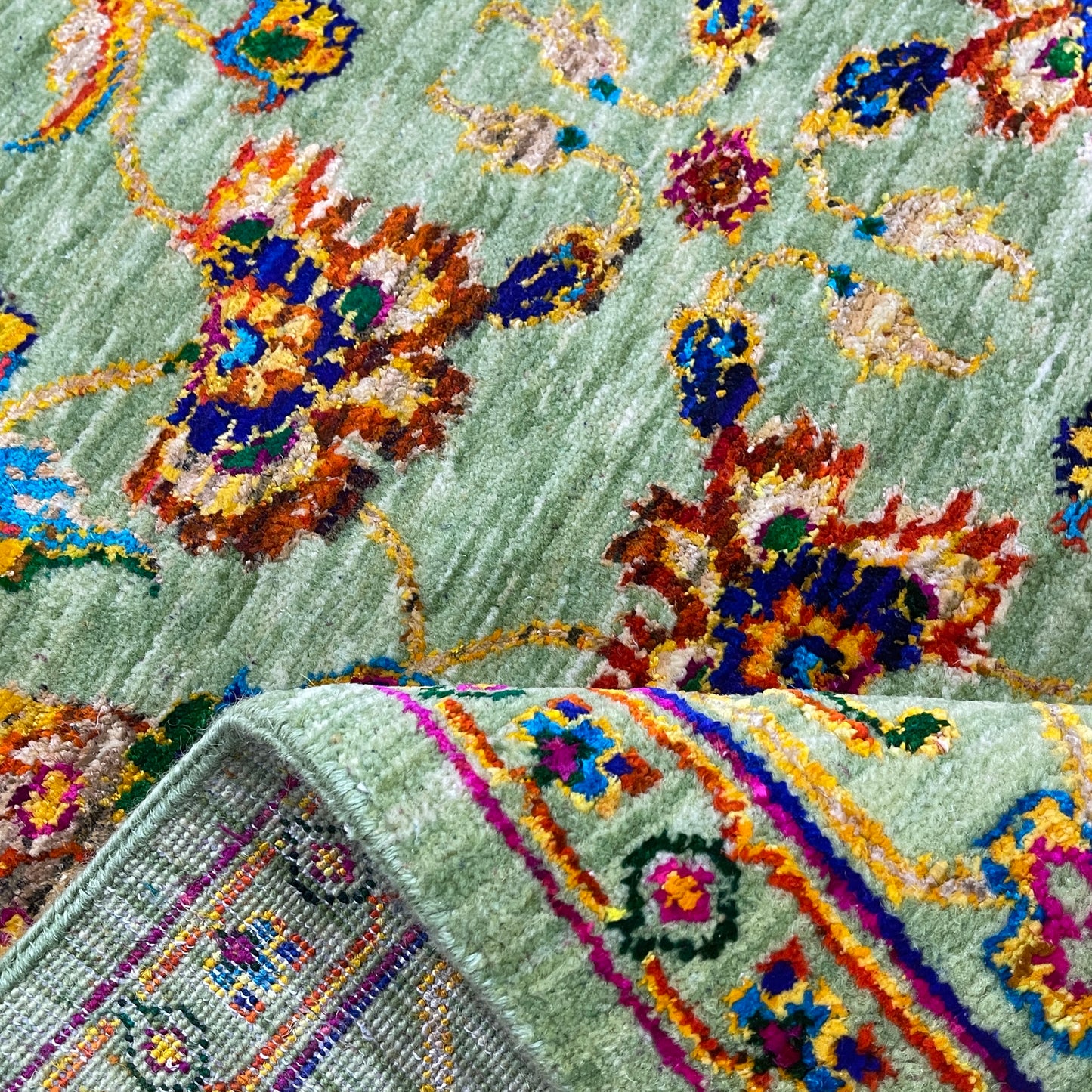Green Multy, Sari Silk and Wool Hi-Lo Traditional Handknotted 7.11x9.9Ft 241x298Cms Area Rug