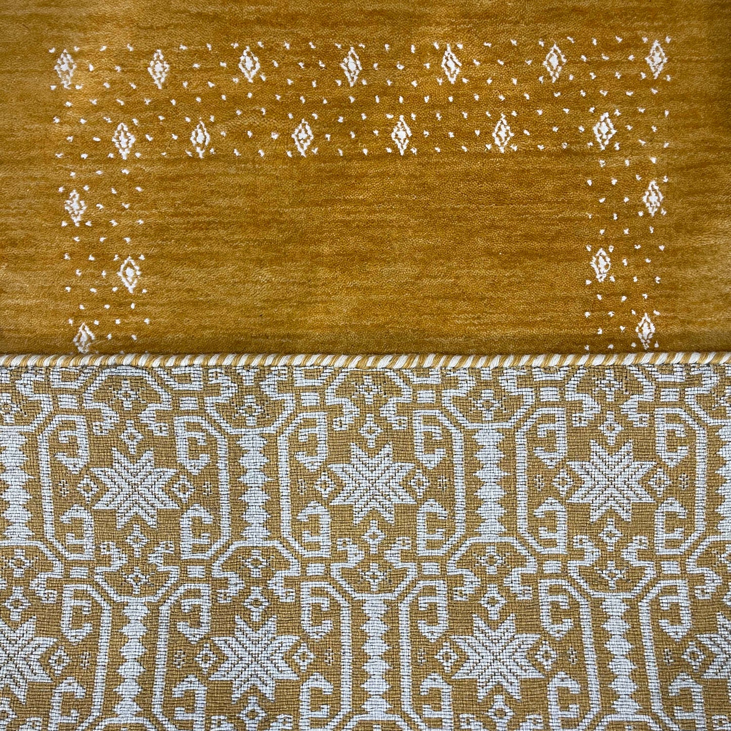 Gold, Pure Wool, Modern Handloom 2.3x3.11Ft 69x120Cms Area Rug