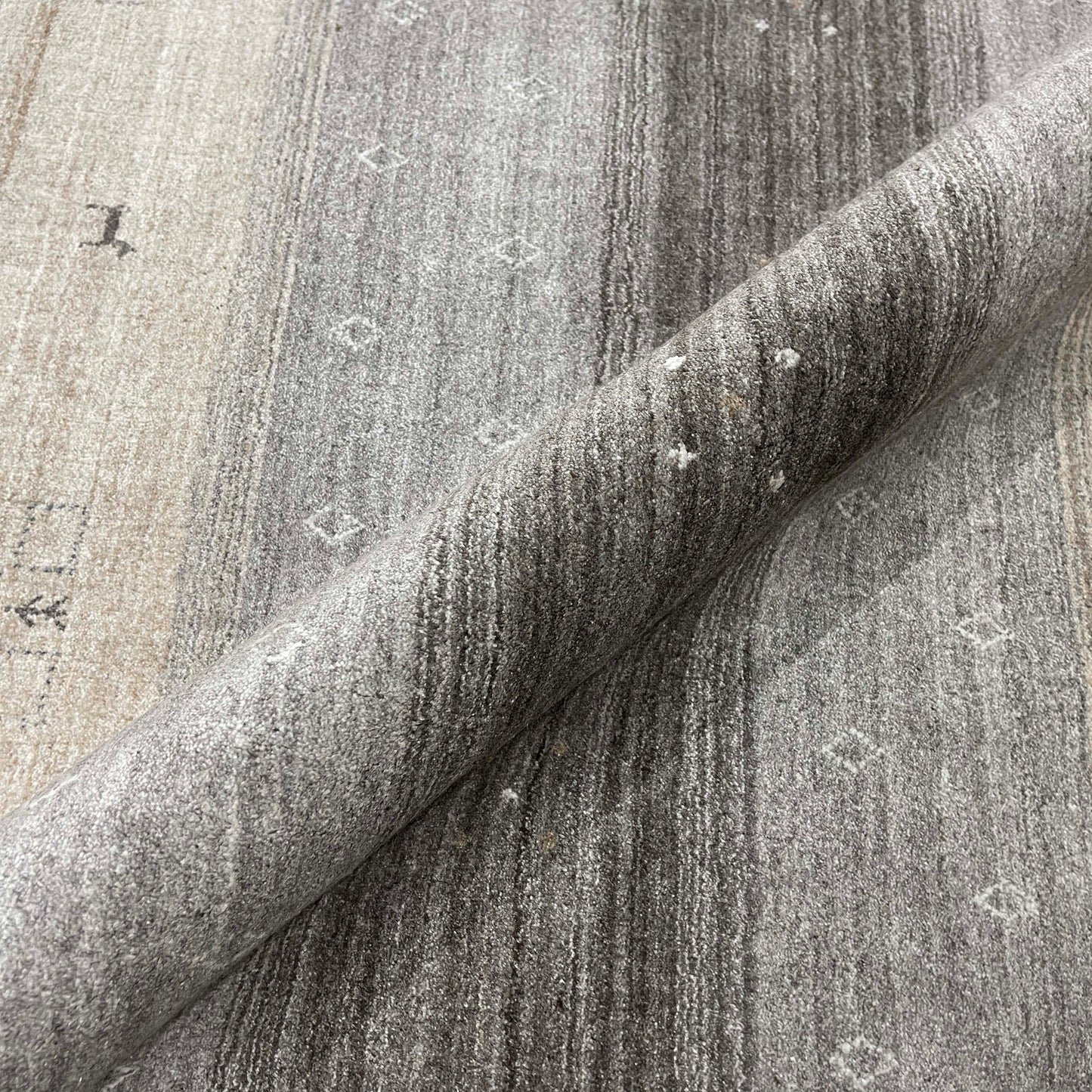 Ivory and Multy, Pure Wool, Modern Handloom 5.7x8.0Ft 172x245Cms Area Rug