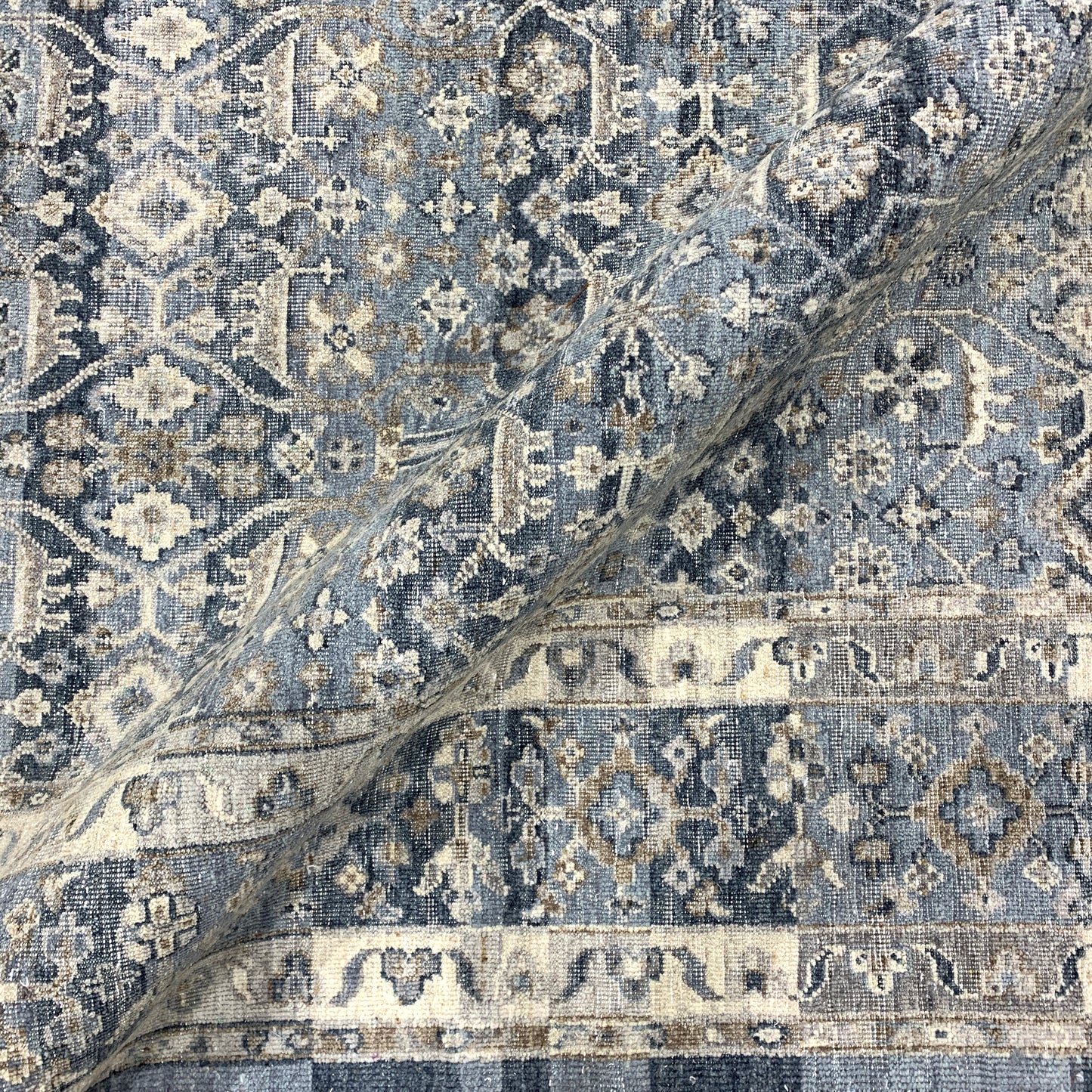 Grey, blue and Beige Pure Wool Traditional Handknotted Area Rug