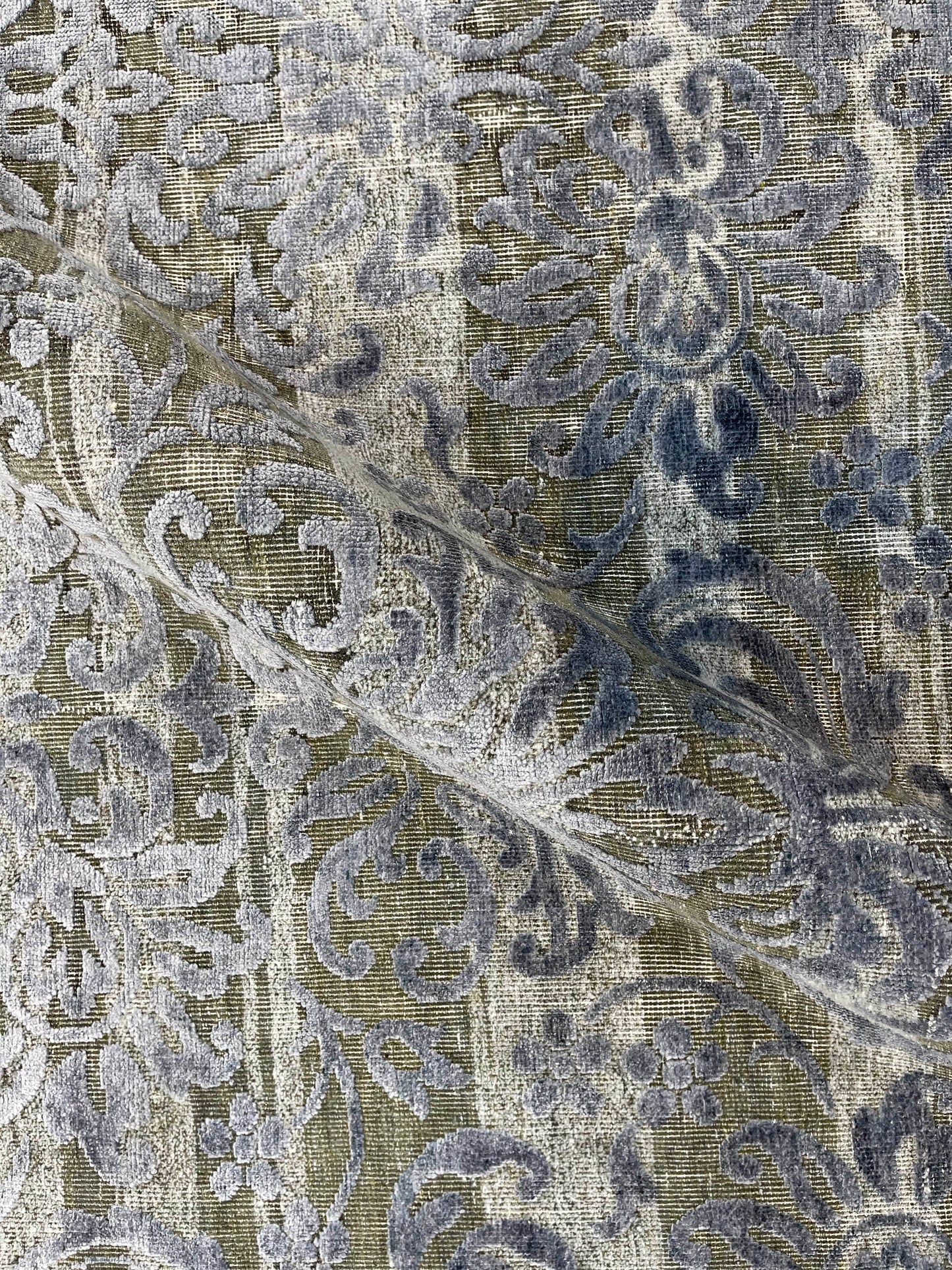 L.Blue and Grey, Silk and Wool Oxidized Modern Damask Handknotted 6.0x8.11Ft 183x271Cms Area Rug