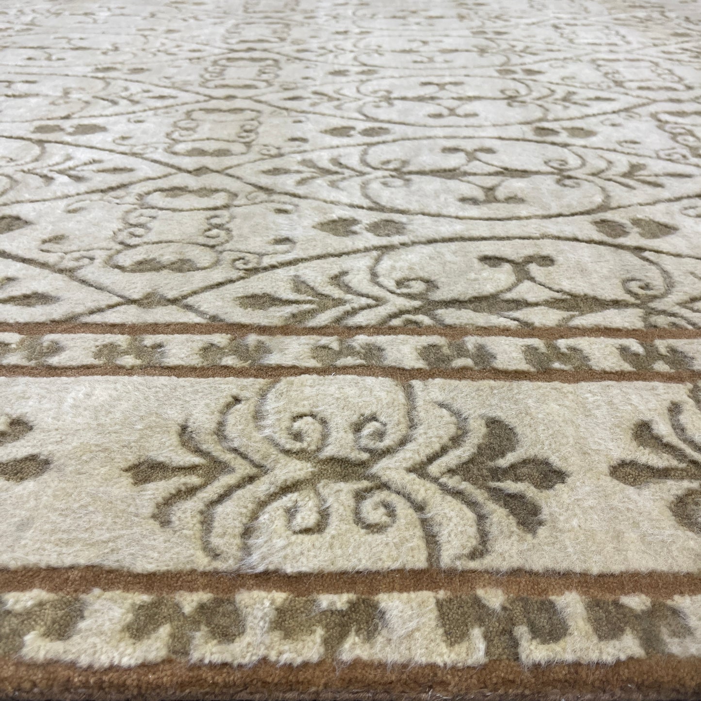 Ivory and Brown, Wool Thick Pile Transitional Handknotted 9.1x12.1ft 276x366Cms Area Rug