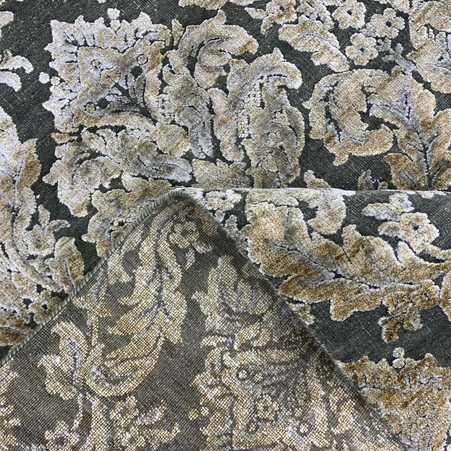 Grey and Silver, Silk and Wool Oxidized Assorted Transitional Handknotted 8.0x8.1Ft 245x248Cms Area Rug