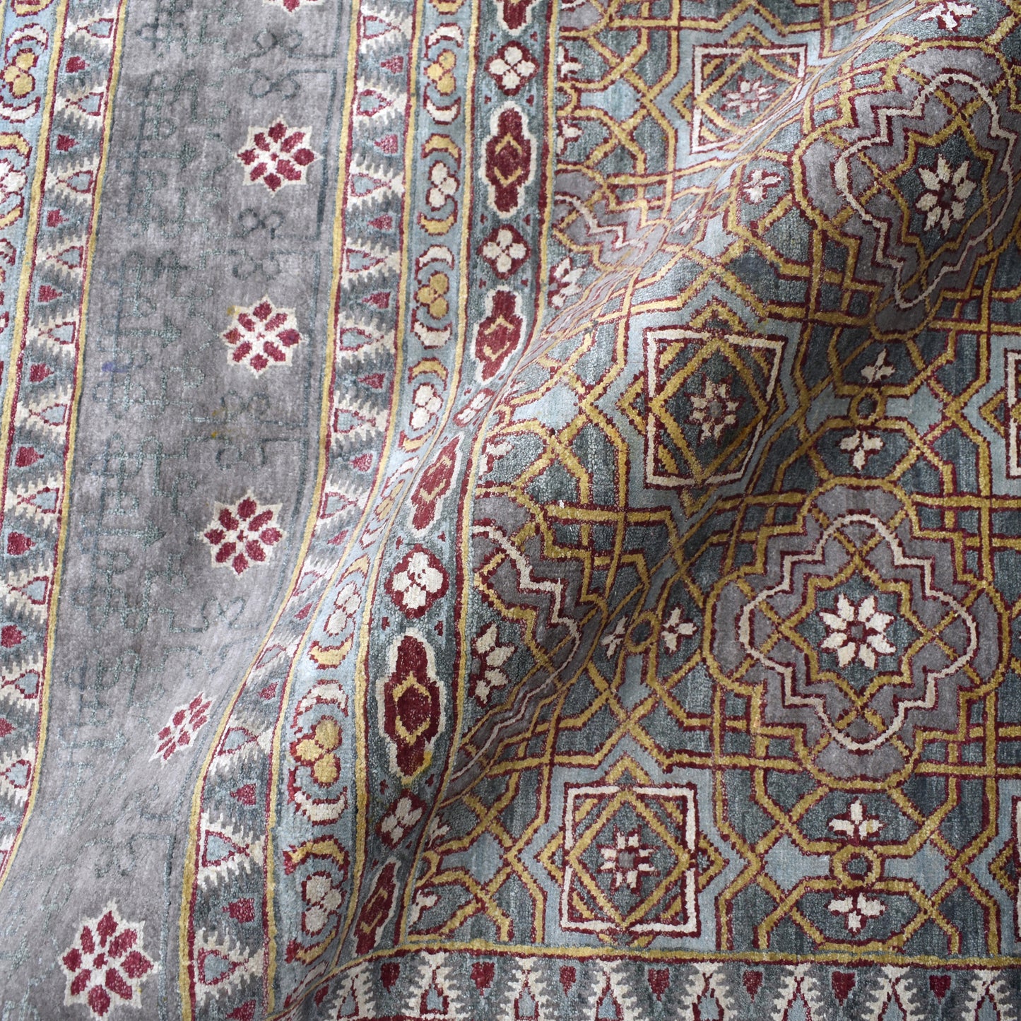 Grey Red Ivory, Pure Silk Transitional Geometrical Handknotted 8.9x11.11Ft 267x362Cms Area Rug