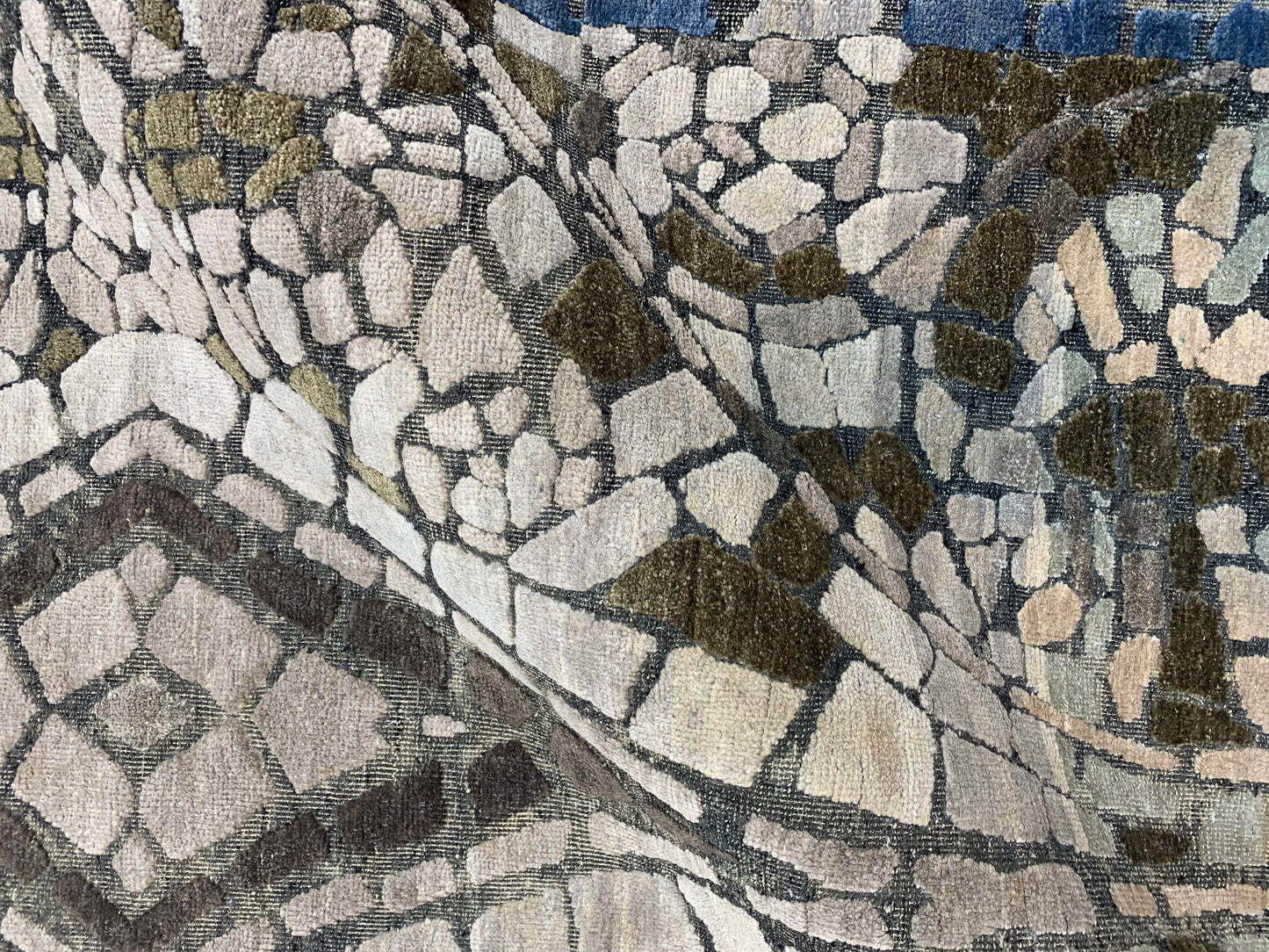 Brown and Beige, Silk and Wool Oxidized Modern Handknotted 4.0x6.0Ft 121x182Cms Area Rug