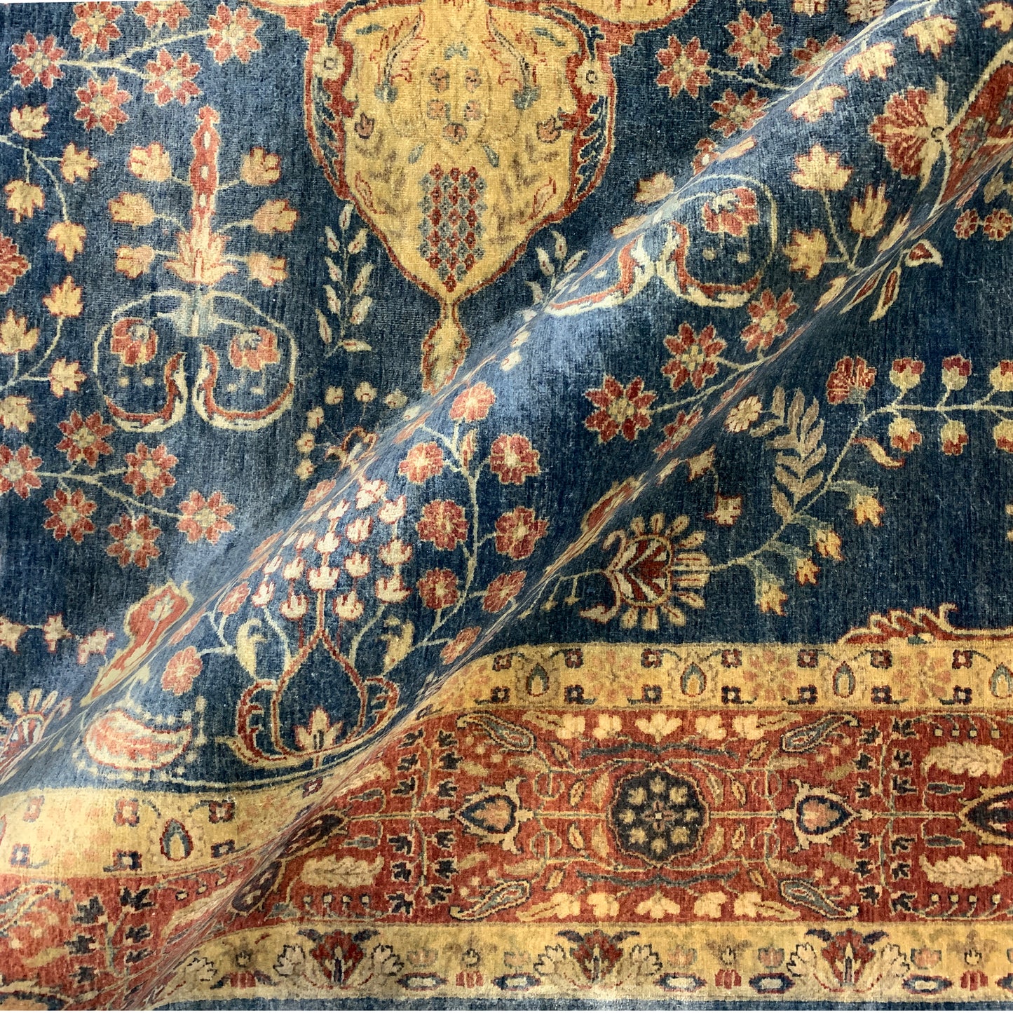 Blue and Red, Pure Wool Regular Traditional Handknotted 7.11x9.11Ft 240x301Cms Area Rug