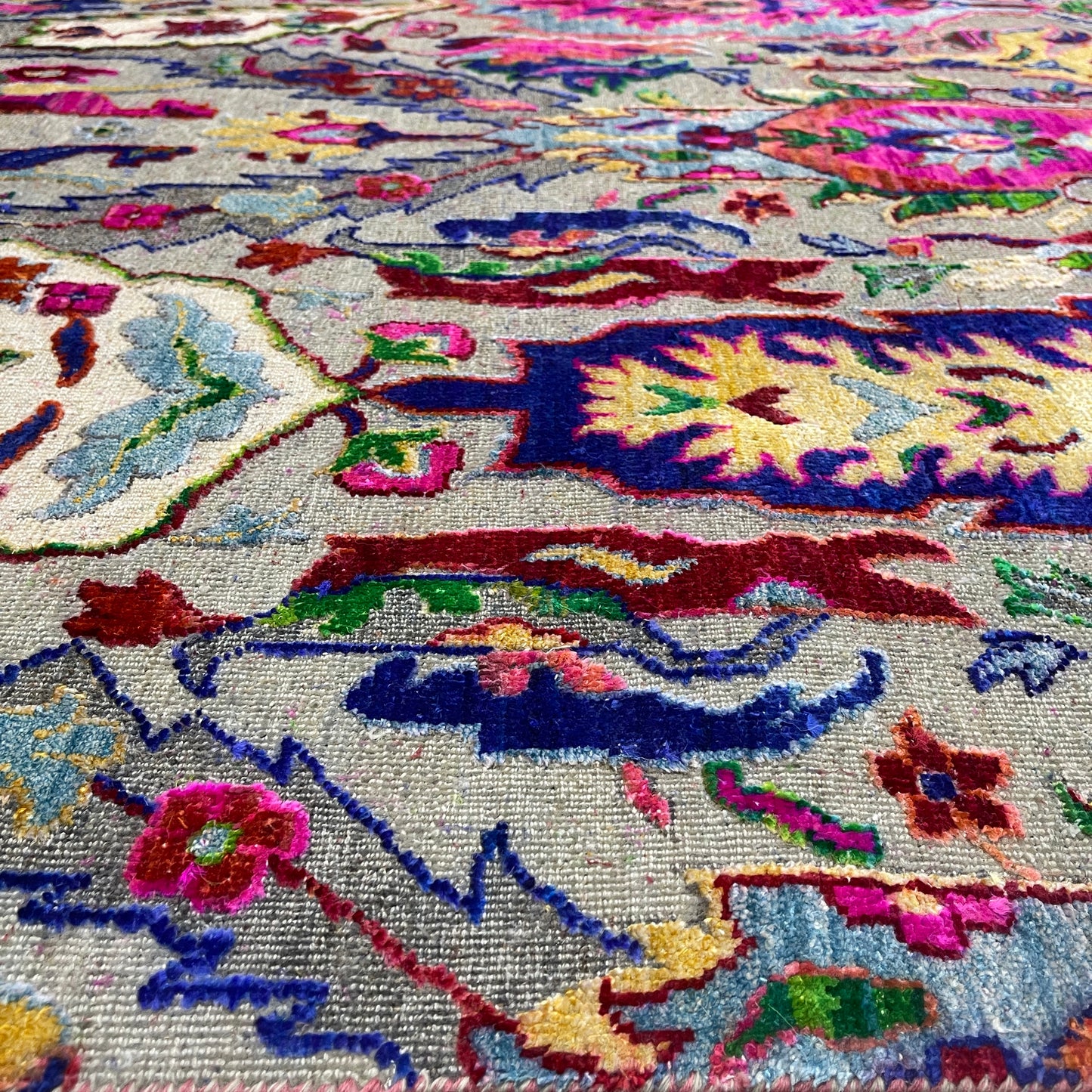 Grey and Multy, Sari Silk and Wool Oxidized Transitional Bidzar Handknotted 8.11X11.11Ft 271X364Cms Area Rug