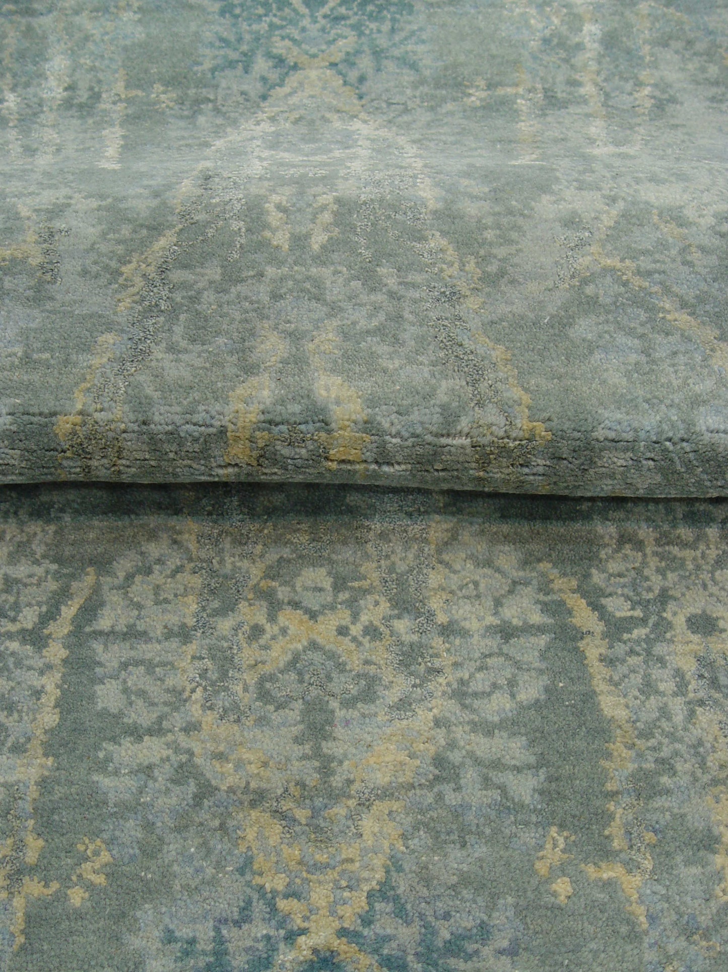 Grey and Blue, Silk and Wool Regular Modern Handknotted 3.0x4.11Ft 92x150Cms Area Rug