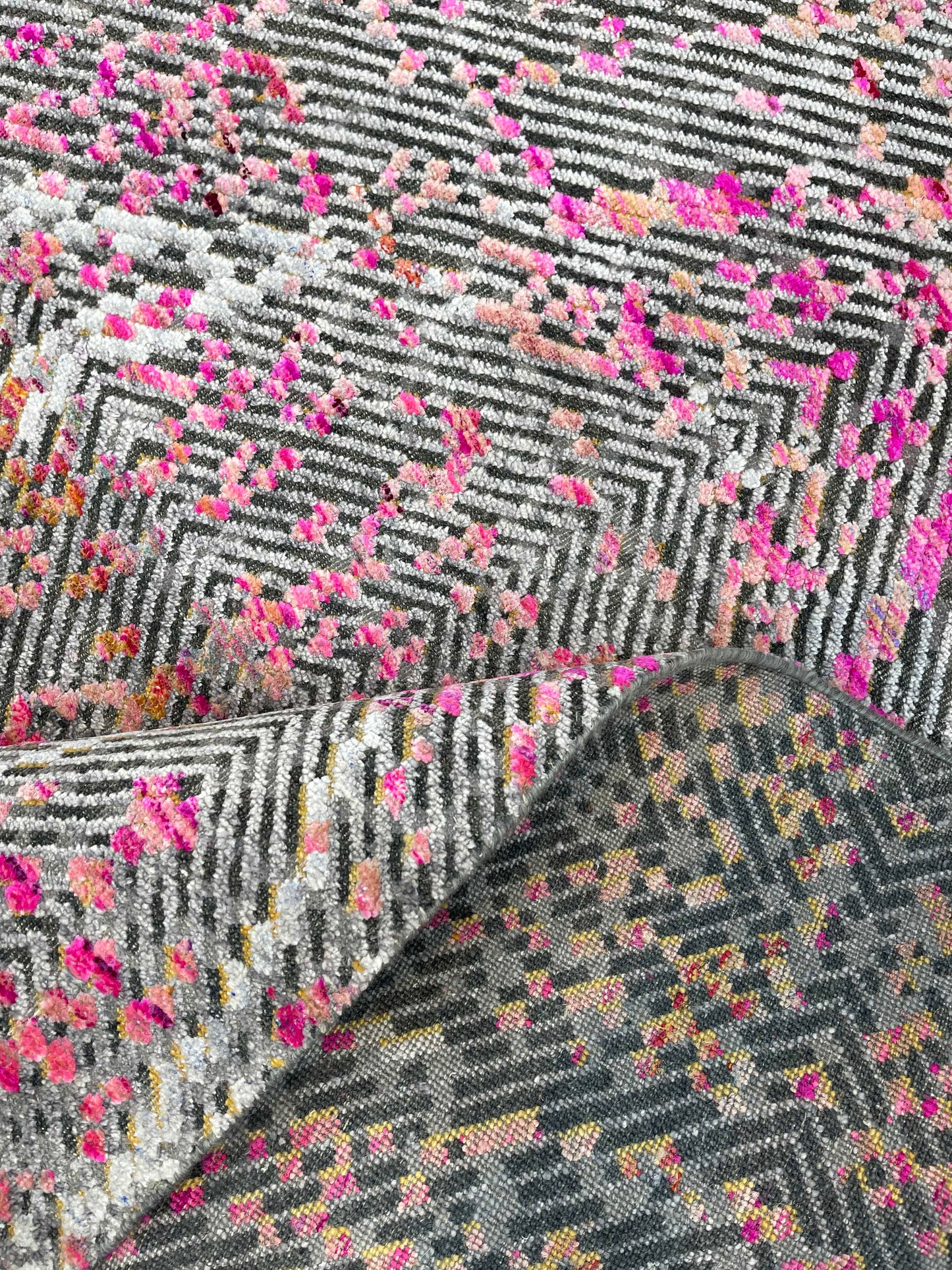 Pink and Grey, Sari Silk and Wool Oxidized Modern Handknotted 9.0x12.0Ft 275x365Cms Area Rug