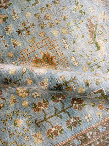 L.Blue and Ivory, Pure Silk Regular Traditional Handknotted 5.11x8.10Ft 180x268Cms Area Rug