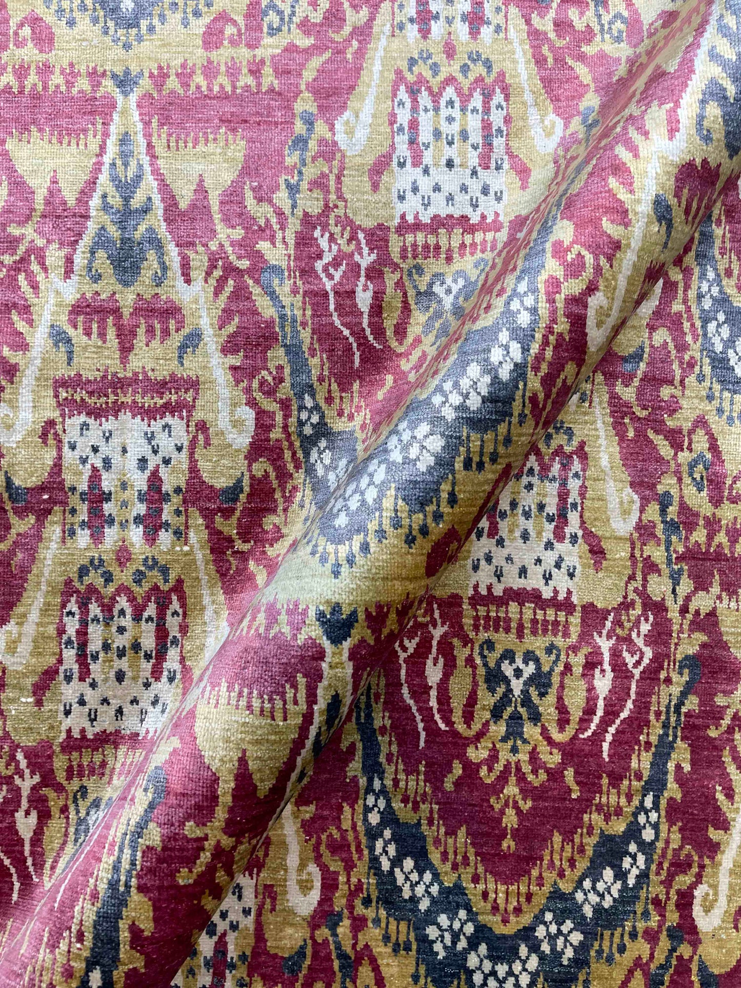 Red and Ivory, Pure Silk Traditional Ikat Handknotted 7.9x9.11Ft 236x303Cms Area Rug