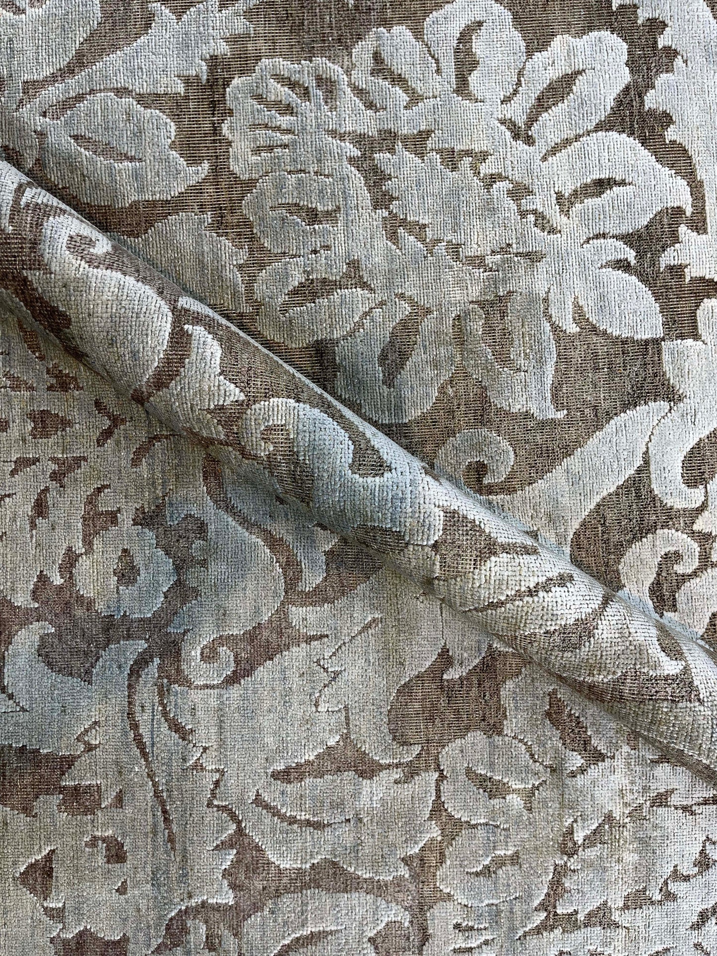Brown and Grey, Silk and Wool Oxidized Modern Damask Handknotted 5.8x8.8Ft 171x262Cms Area Rug