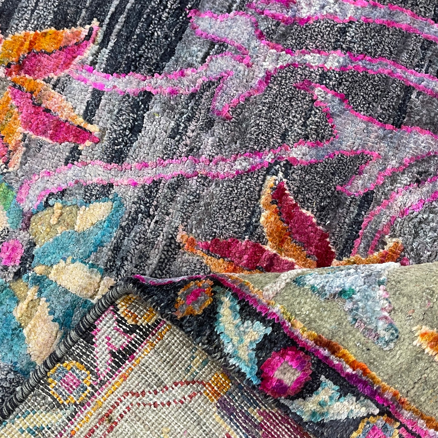 Black and Pink, Sari Silk Transitional Bidzar Handknotted 11.11x15.2ft 363x452Cms Area Rug