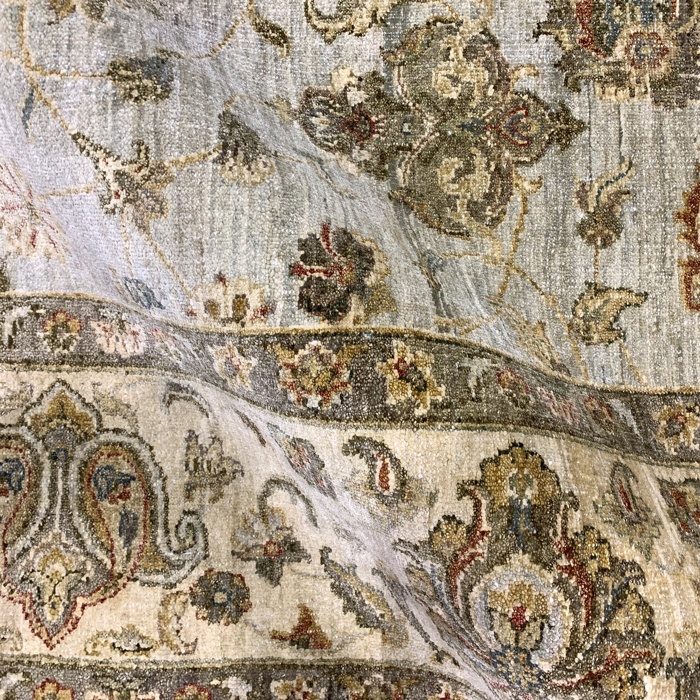 Elegacy Silver and Ivory Traditional Agra Floral Pure Silk Handknotted 7.11x10.1Ft 240x307Cms Area Rug